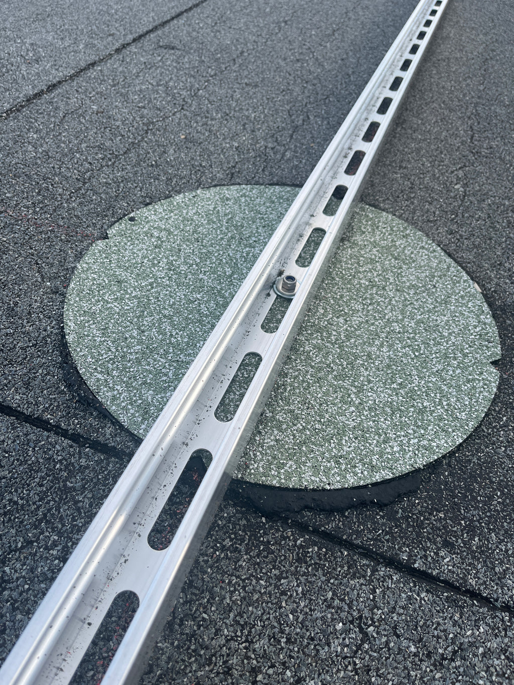 AMPIX® PVC - Montagehalter für das Flachdach (20 Stück / Karton)