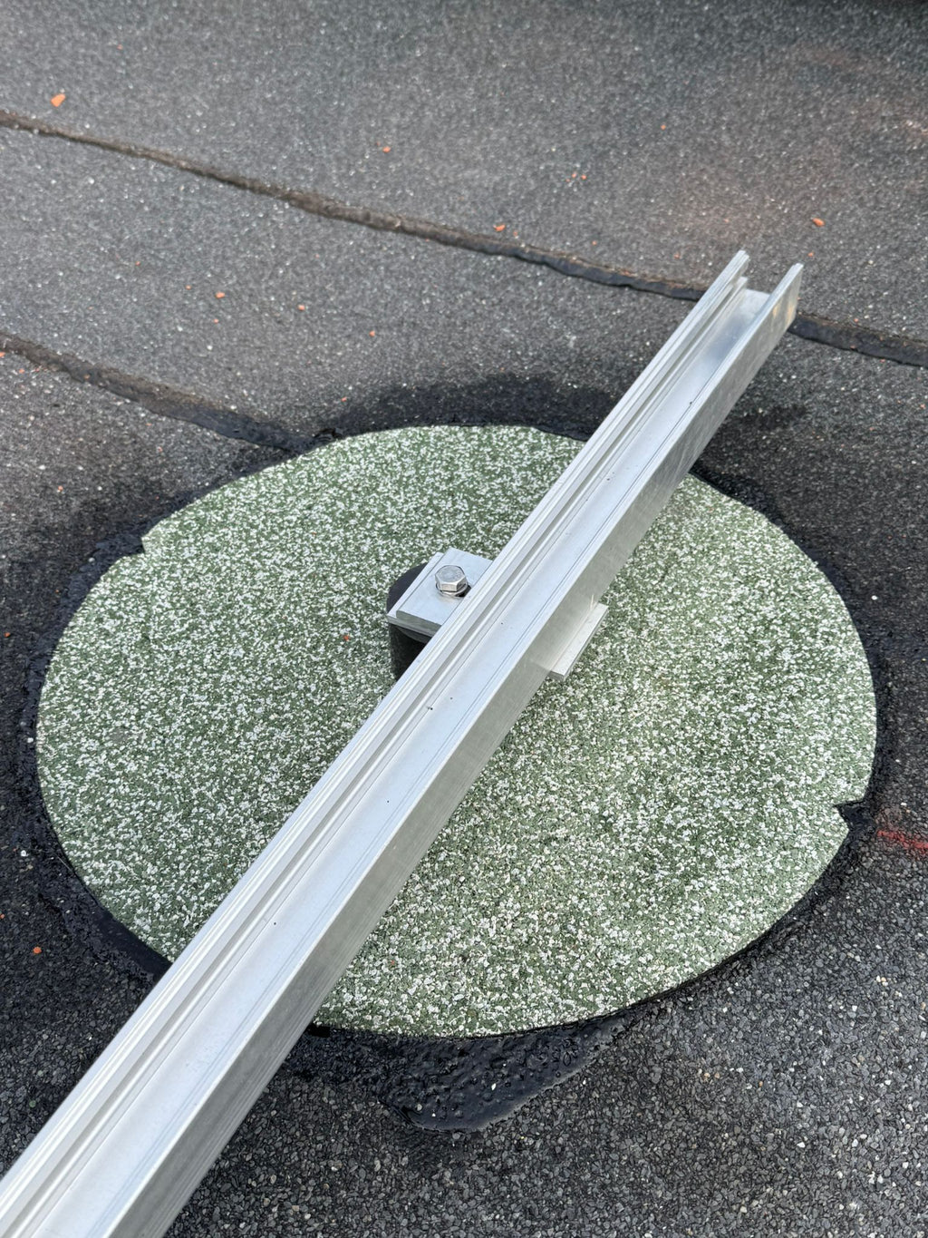 AMPIX® PVC - Montagehalter für das Flachdach (20 Stück / Karton)