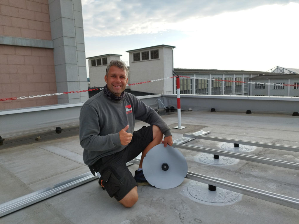 AMPIX® PVC - Montagehalter für das Flachdach (20 Stück / Karton)